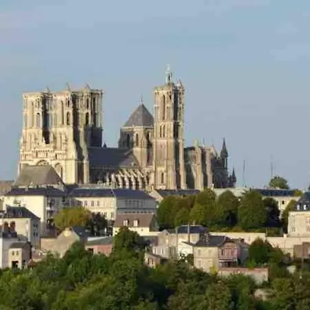 Laon : « Suite Privee Au Pied De La Cathedrale » Exterior photo