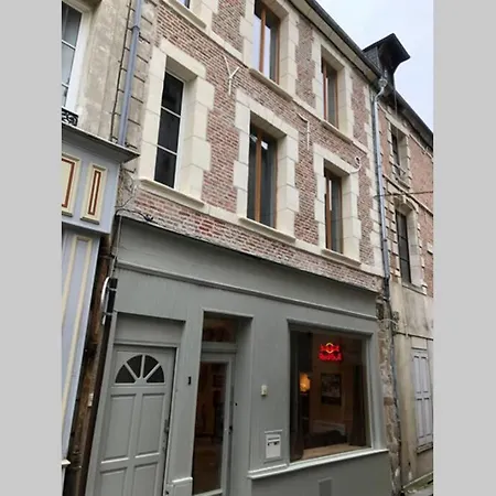Laon : « Suite Privee Au Pied De La Cathedrale » Exterior photo