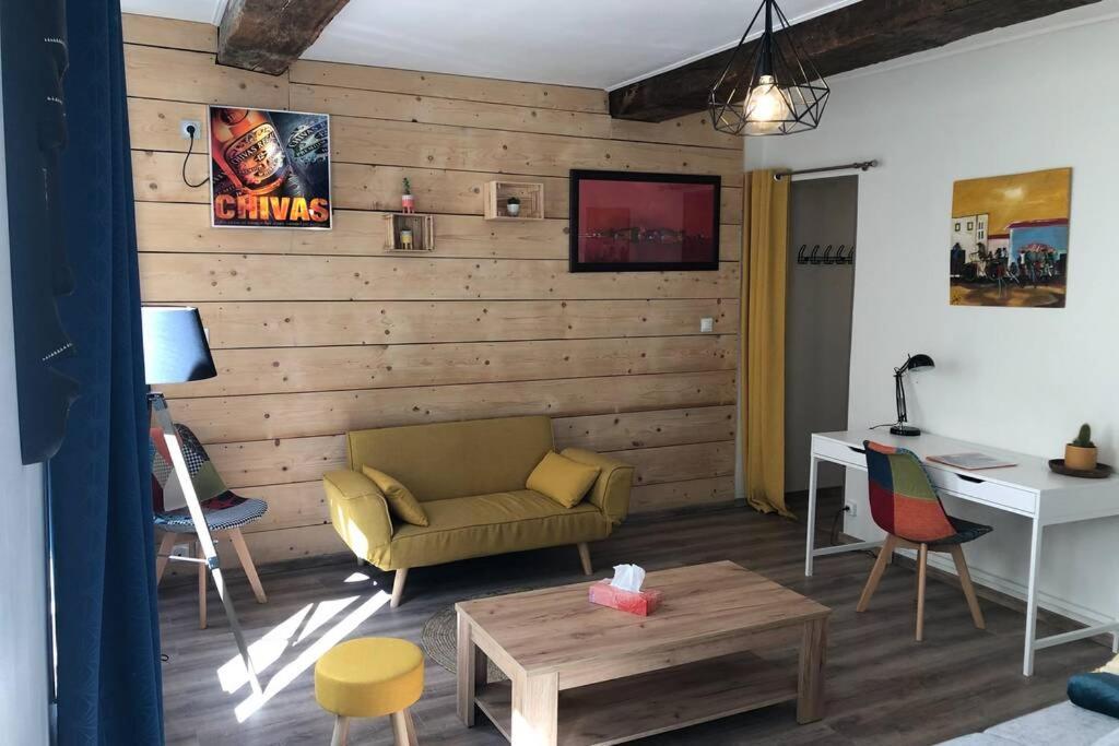 : « suite Privee Au Pied De La Cathedrale » Apartment *