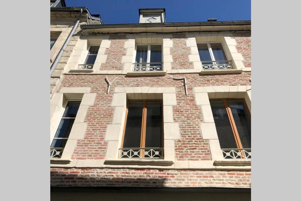 : « suite Privee Au Pied De La Cathedrale » *