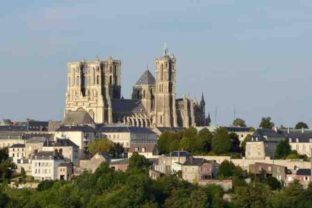 : « suite Privee Au Pied De La Cathedrale » * Laon