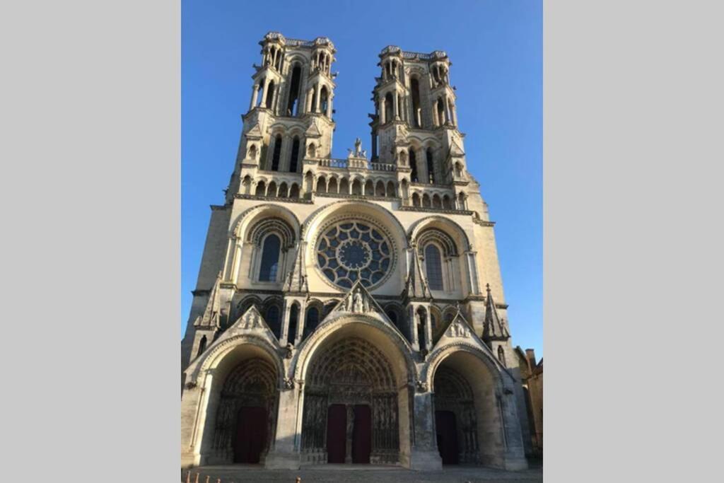 : « suite Privee Au Pied De La Cathedrale » *