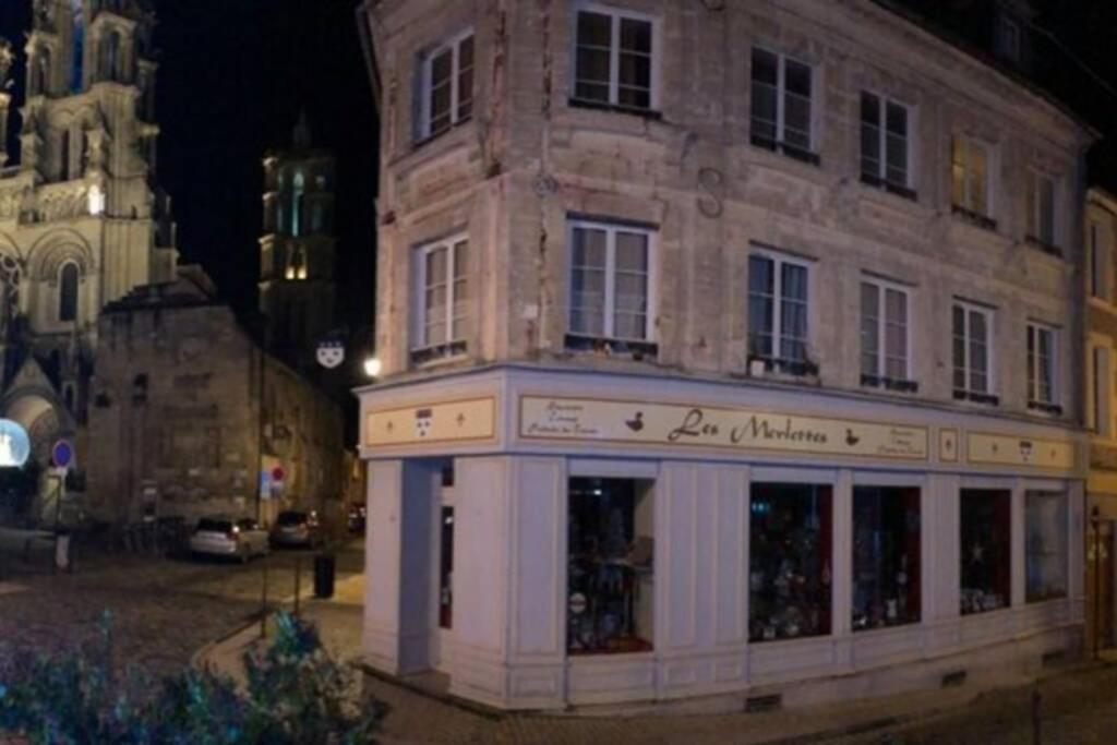 : « suite Privee Au Pied De La Cathedrale » Apartment