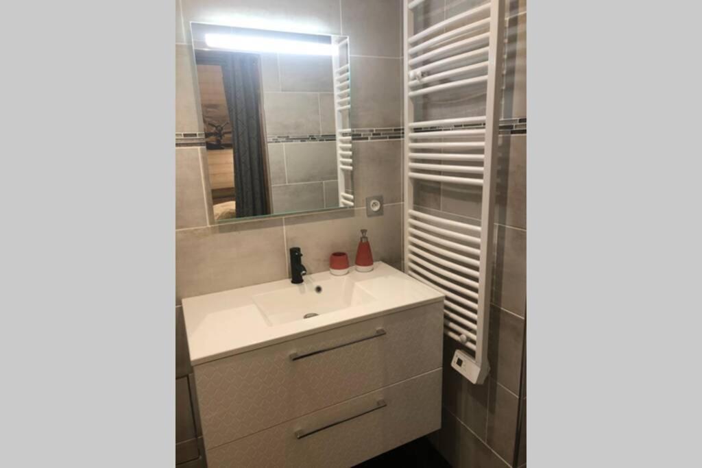 Apartment : « suite Privee Au Pied De La Cathedrale » Laon